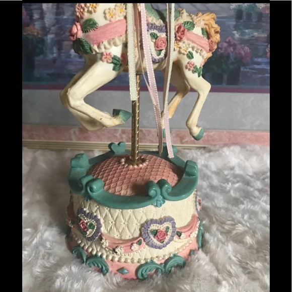 Rare Vintage Moving Carousel Horse Musical - Picture 3 of 6